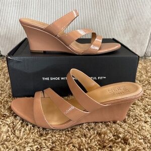 Naturalizer Breona Wedge Sandal Size 9.5 Taupe Patent